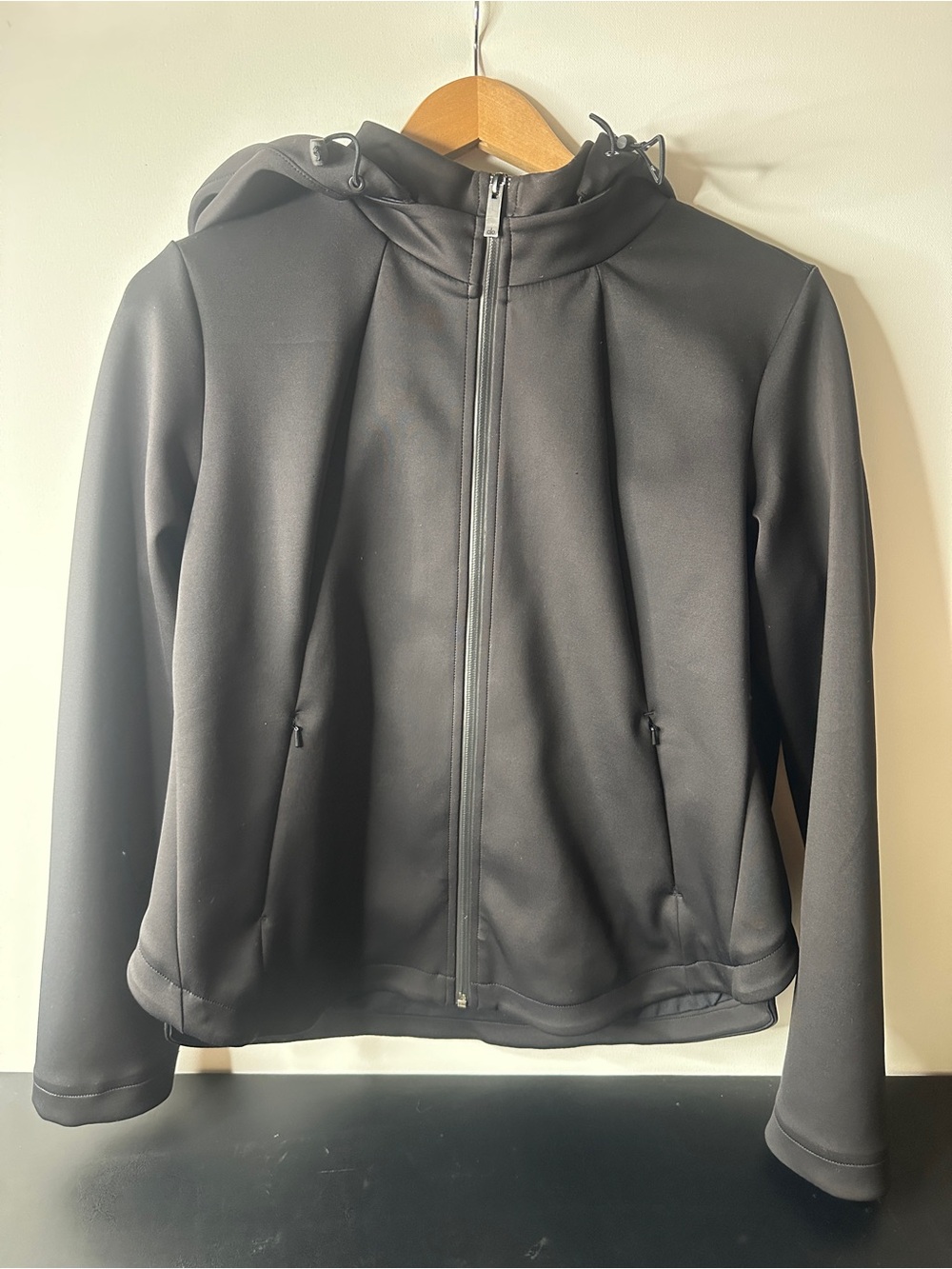 Alo Yoga Water-resistant Heavyweight Zip Hoodie in Black